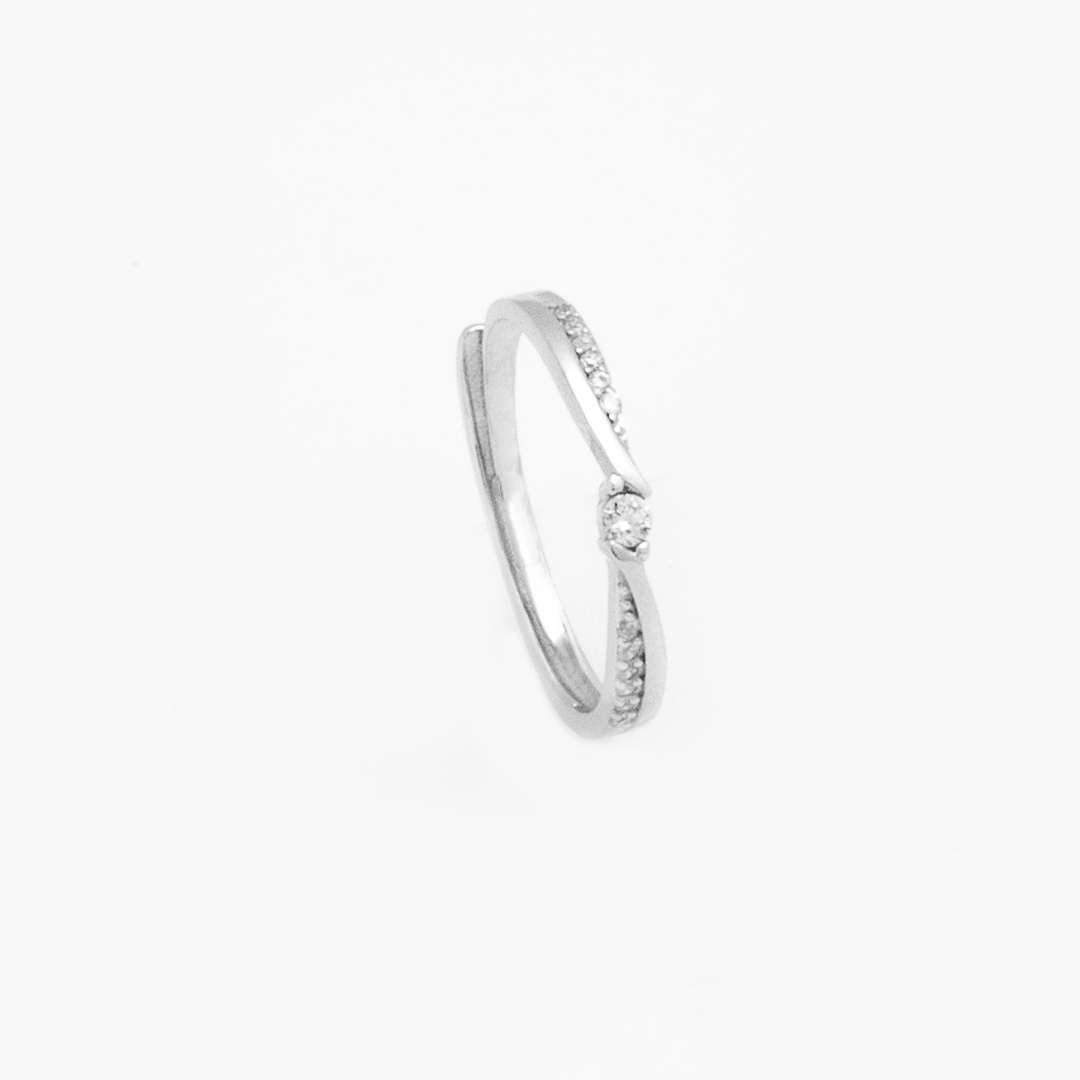 Twisted Solitaire Wave Ring