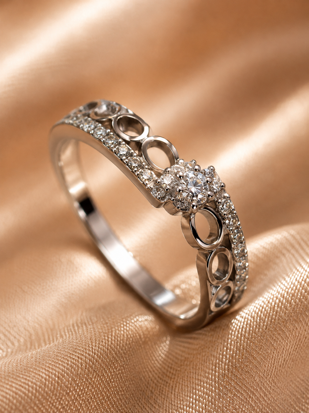 Cluster Circle Cutout Ring