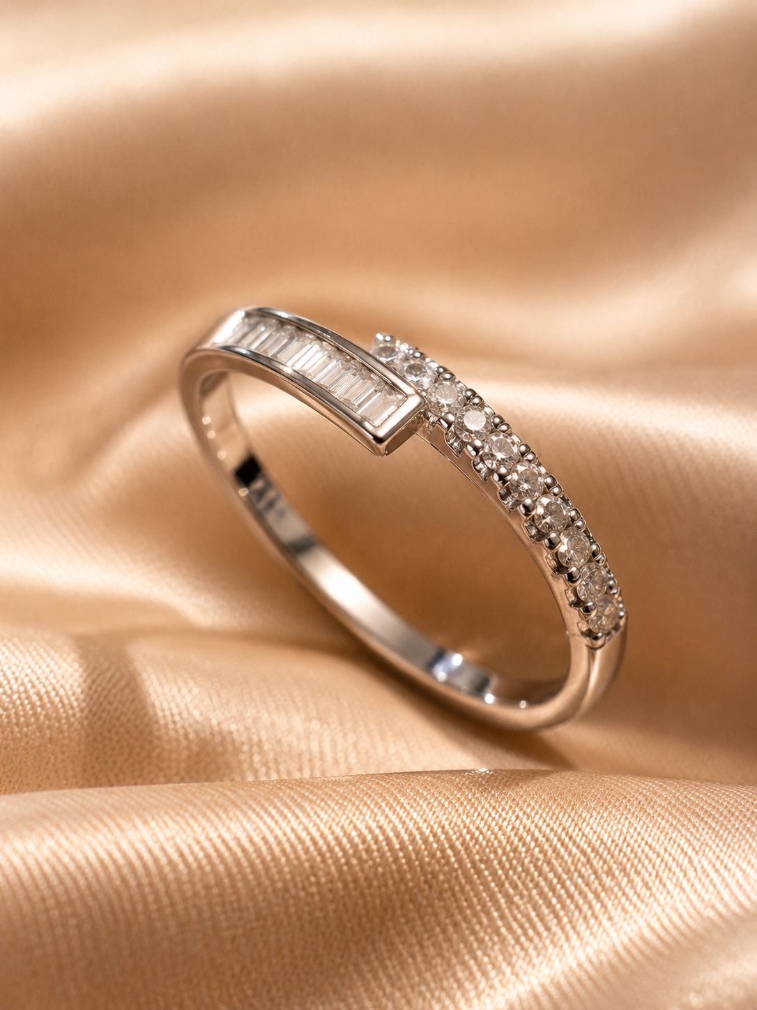 Baguette & Round Duo Ring