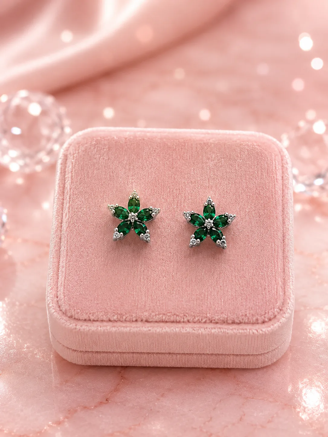 Verde Emerald Star Blossom Necklace & Earring Set