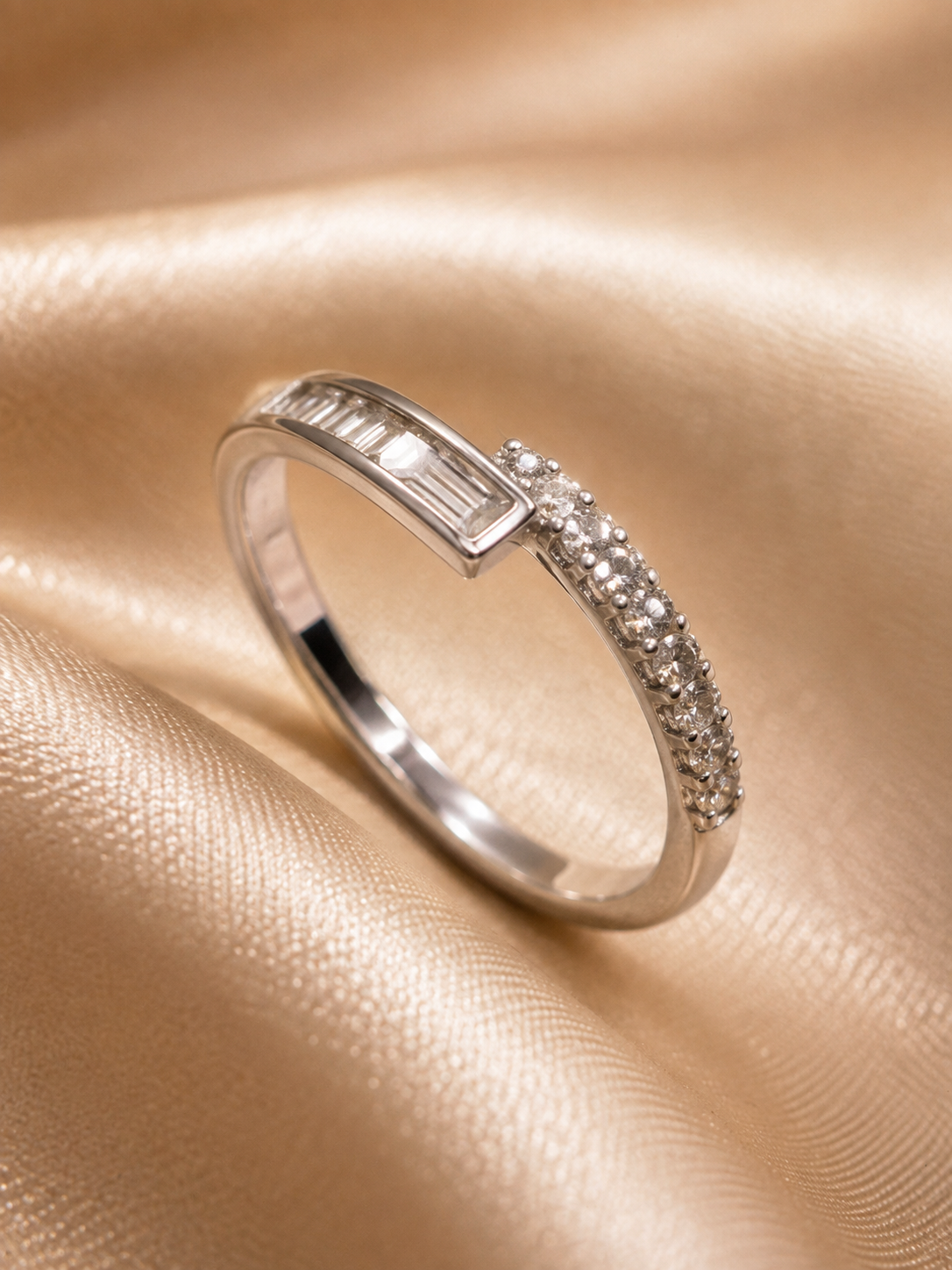 Baguette & Round Duo Ring